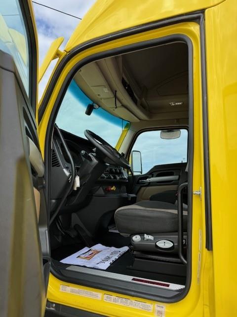 2023 Kenworth T680-15