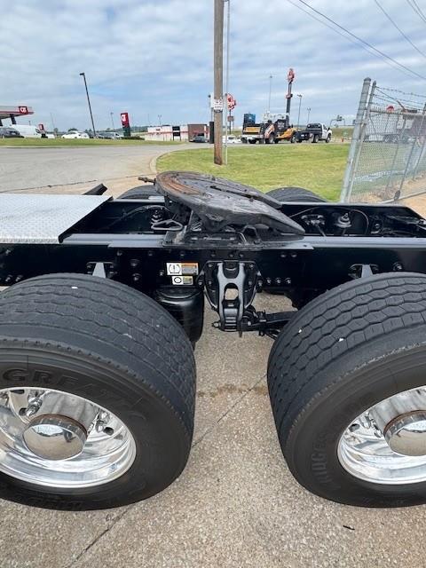 2023 Kenworth T680-8