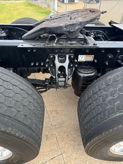 2023 Kenworth T680-10