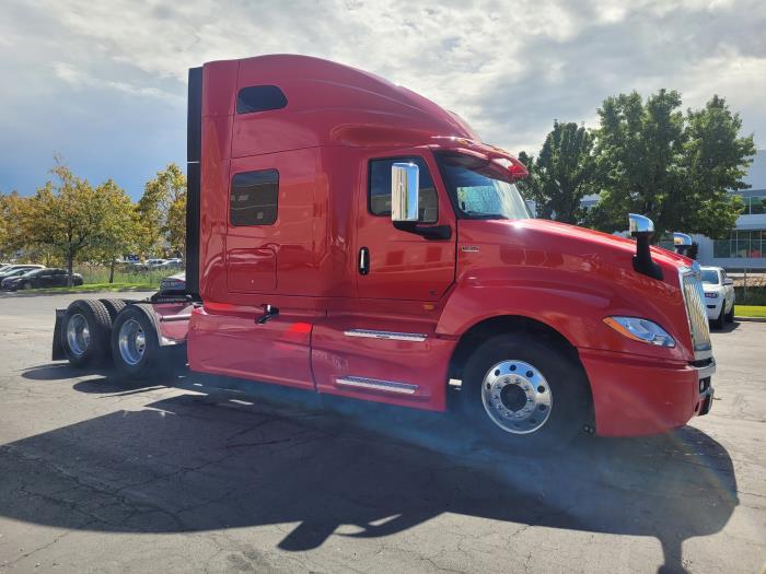 2023 International LT625 LT photo 4