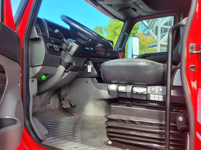 2023 International LT625-11