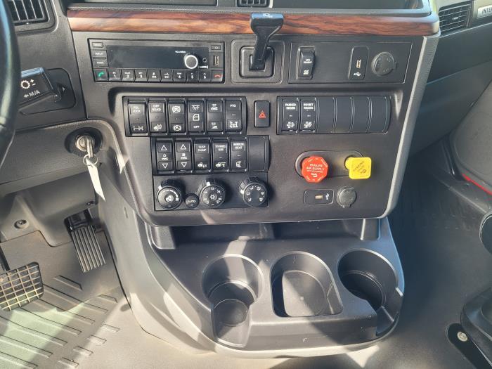 2023 International LT625-15