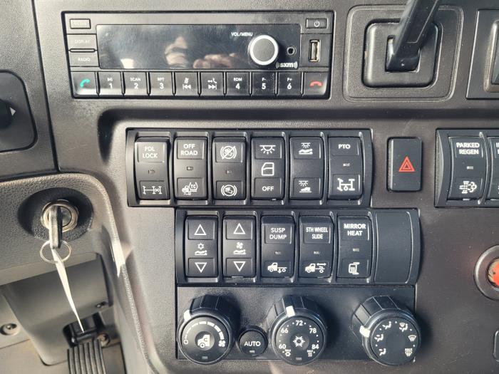 2023 International LT625-16