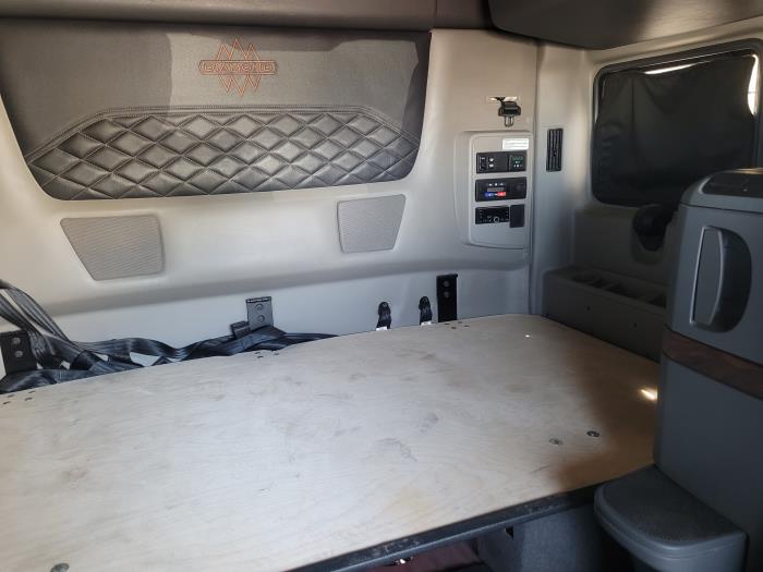 2023 International LT625-19