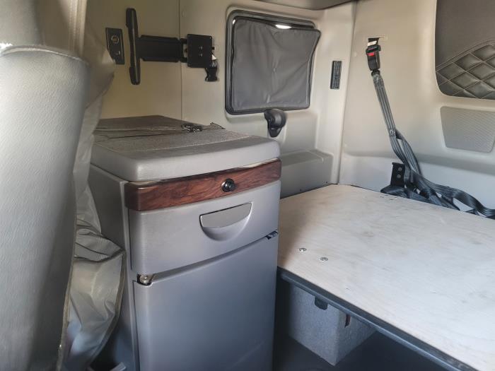 2023 International LT625-21