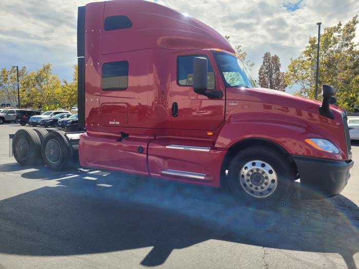 2022 International LT625-3