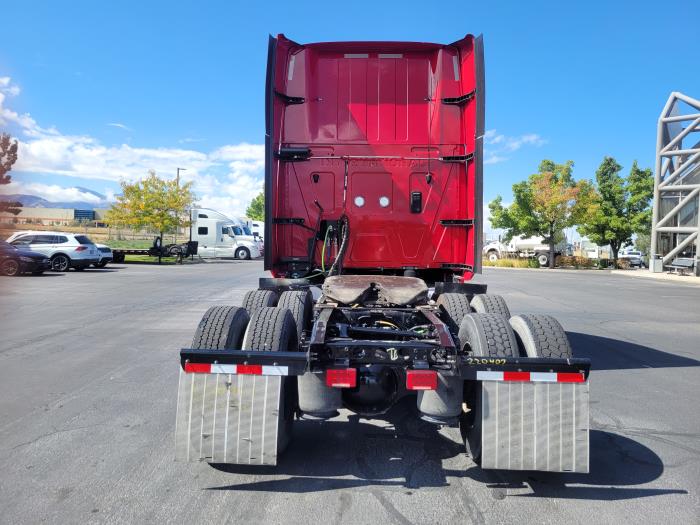 2022 International LT625-4