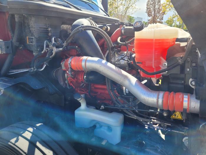 2022 International LT625-8