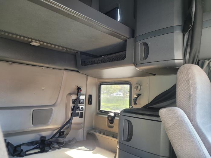 2022 International LT625-21