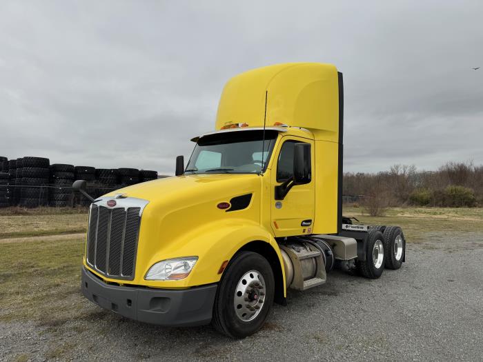 2021 Peterbilt 579 photo 2