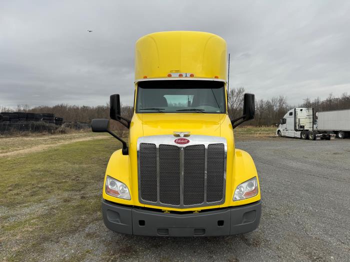2021 Peterbilt 579 photo 3