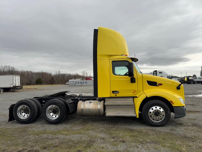 2021 Peterbilt 579-4