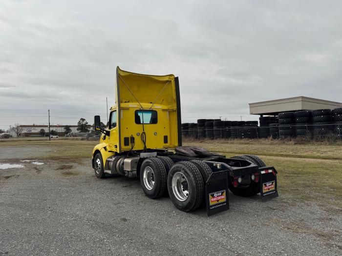 2021 Peterbilt 579-8