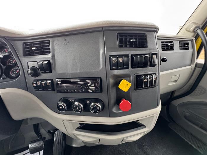 2021 Peterbilt 579-14