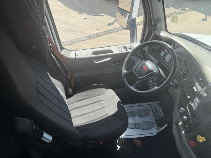 2021 Peterbilt 579-12