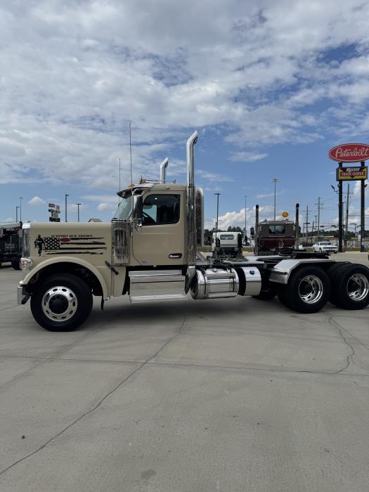 2026 Peterbilt 589-2