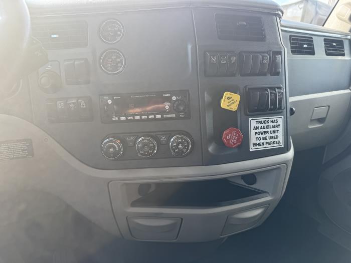 2022 Peterbilt 579-6