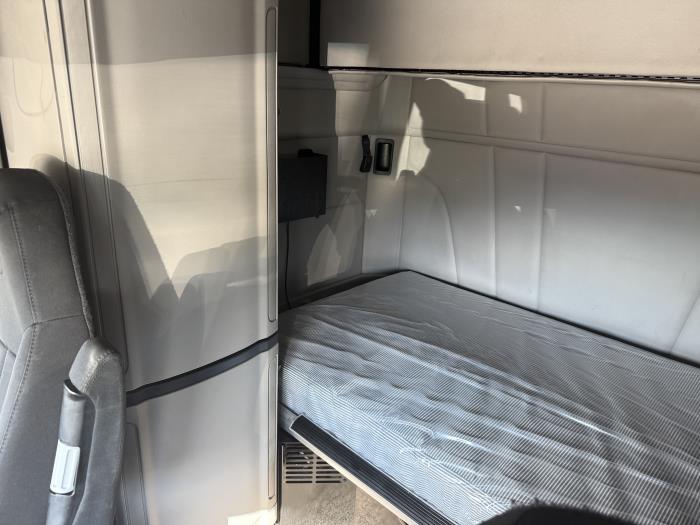 2022 Peterbilt 579-10