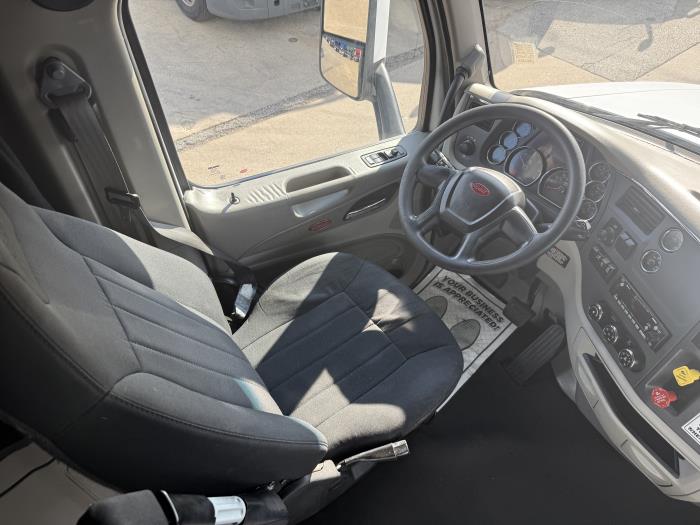 2022 Peterbilt 579-13