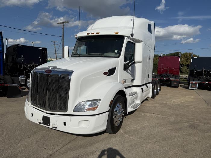 2022 Peterbilt 579-17