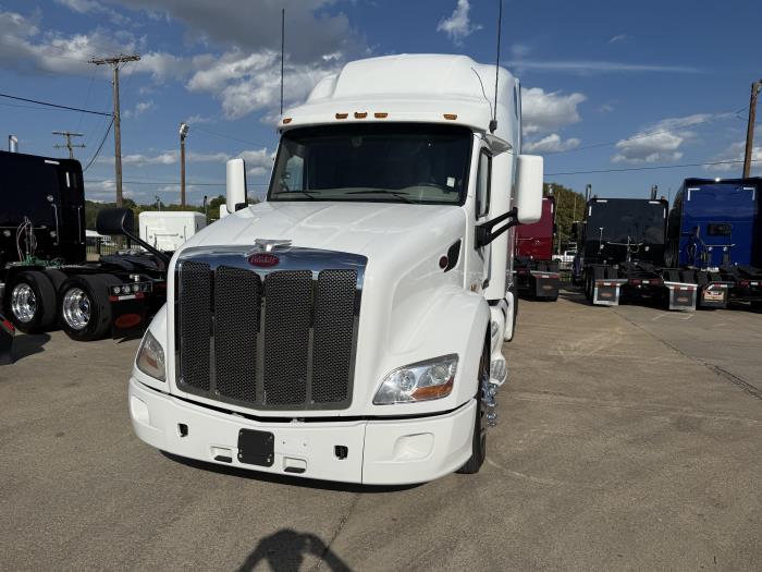 2022 Peterbilt 579-18