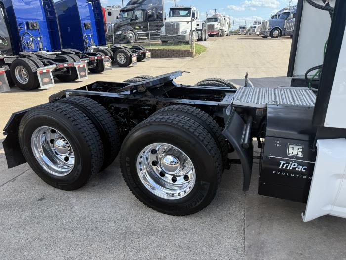 2022 Peterbilt 579-24