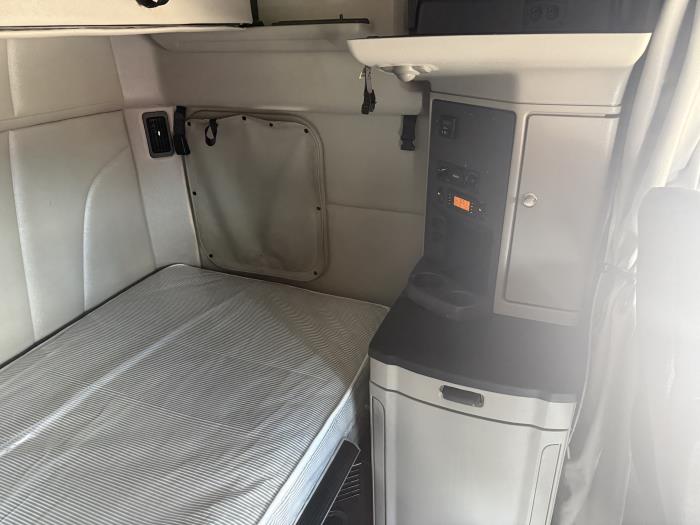 2021 Peterbilt 579-12