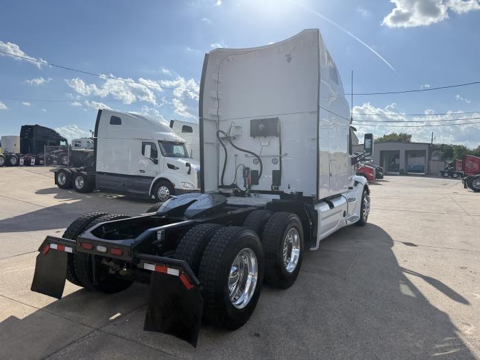 2022 Peterbilt 579-26