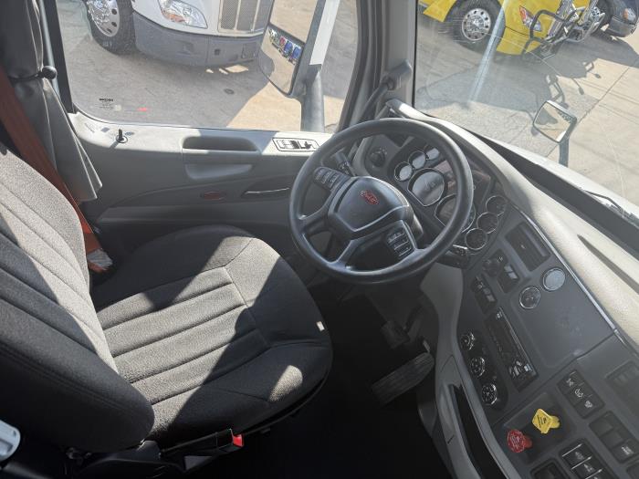2021 Peterbilt 579-13