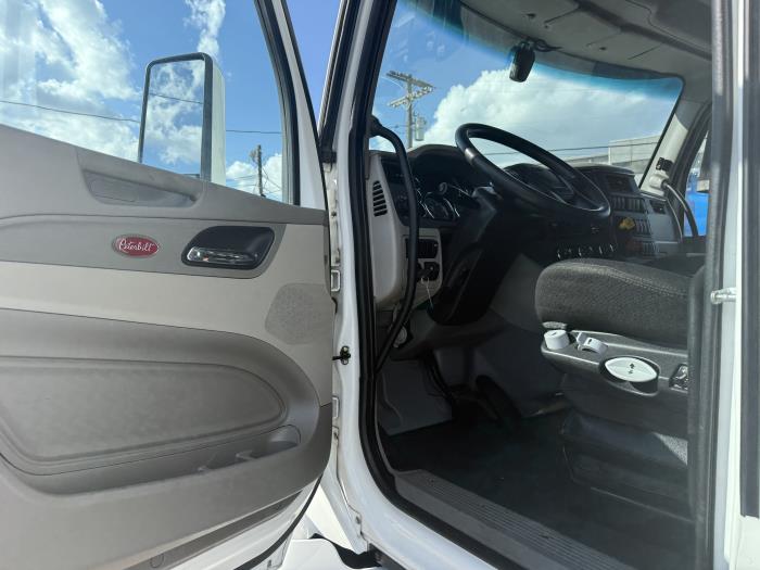 2021 Peterbilt 579-14