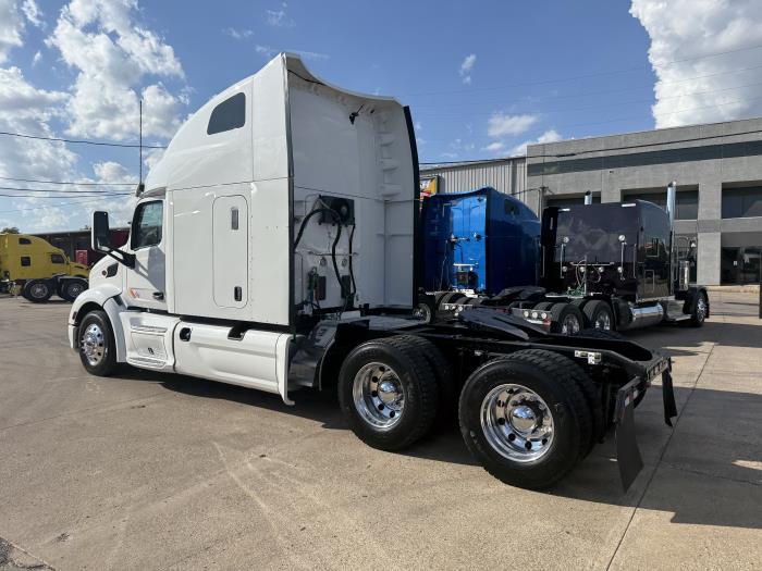 2022 Peterbilt 579-32