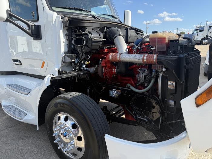 2022 Peterbilt 579-38