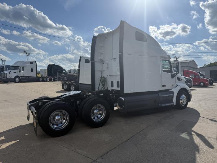 2021 Peterbilt 579-28