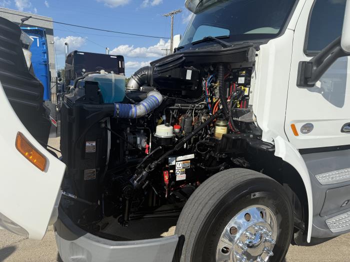 2021 Peterbilt 579-43