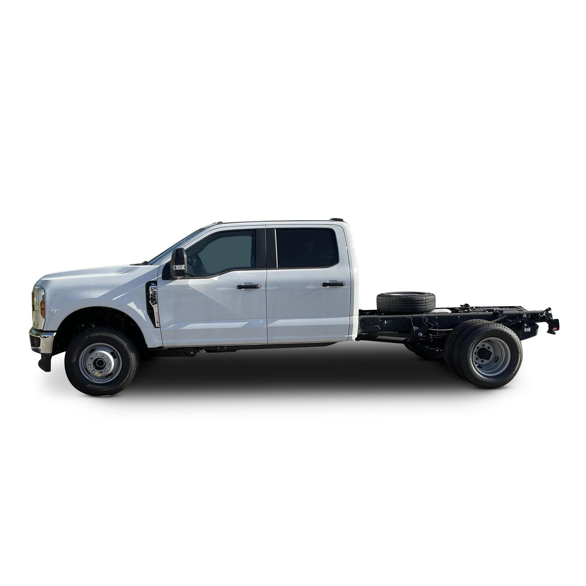New 2026 Ford F-350 XL Crew Cab 4x4 Cab Chassis for sale #1949211 - photo 1