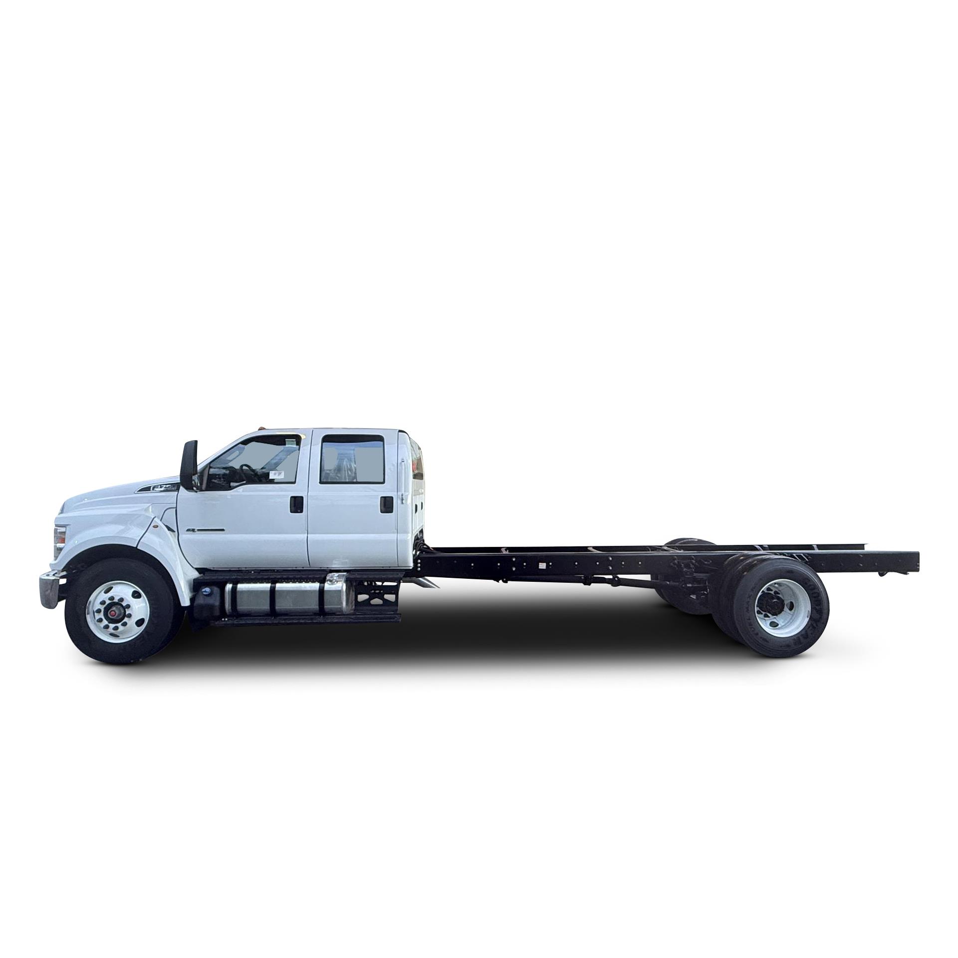 2026 Ford F-750 Crew Cab DRW 4x2 Cab Chassis for sale #1950184 - photo 3