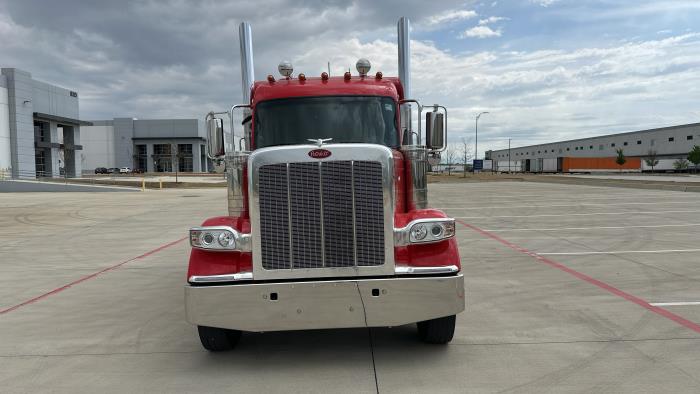 2026 Peterbilt 589-2