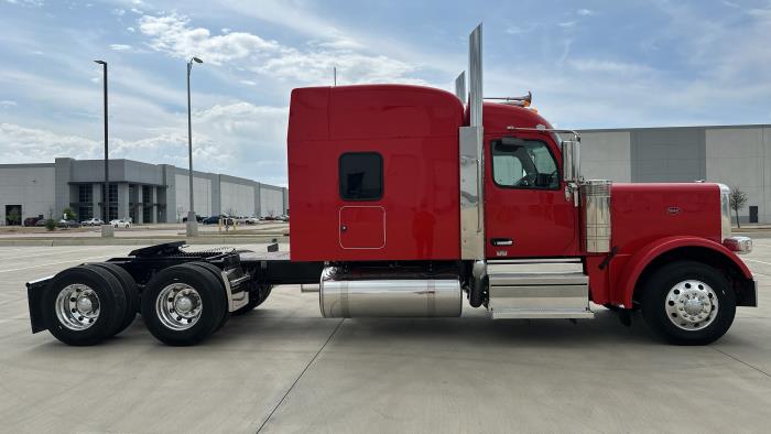 2026 Peterbilt 589-4