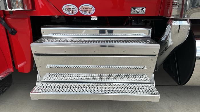 2026 Peterbilt 589-11