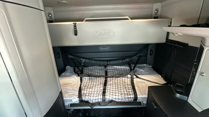 2026 Peterbilt 589-27