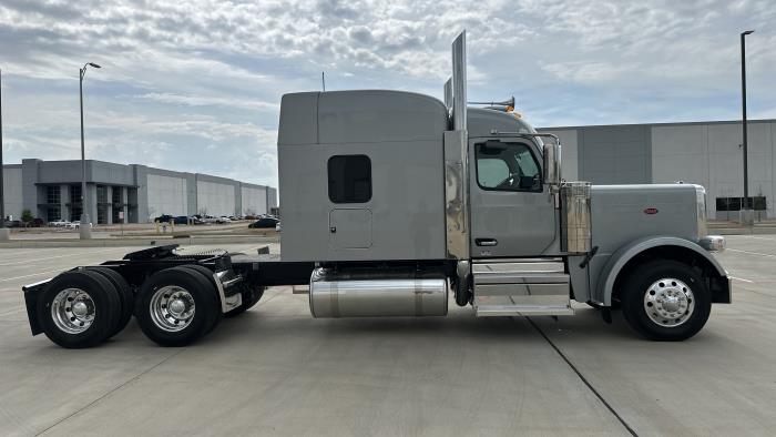 2026 Peterbilt 589-4