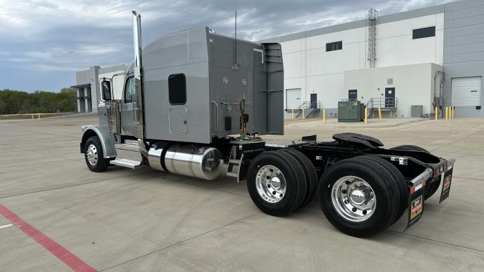 2026 Peterbilt 589-7