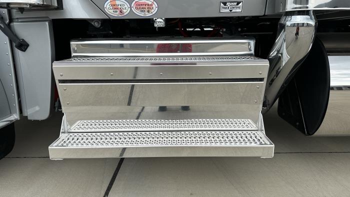 2026 Peterbilt 589-11