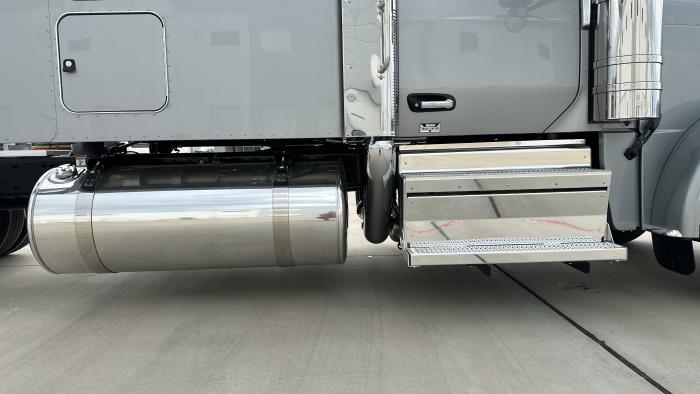 2026 Peterbilt 589-15