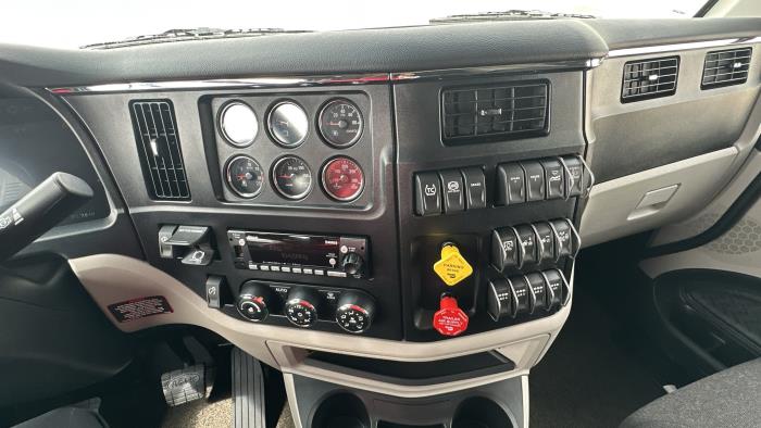 2026 Peterbilt 589-21