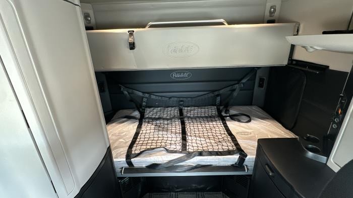 2026 Peterbilt 589-28