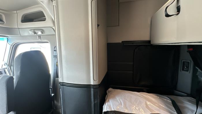 2026 Peterbilt 589-31