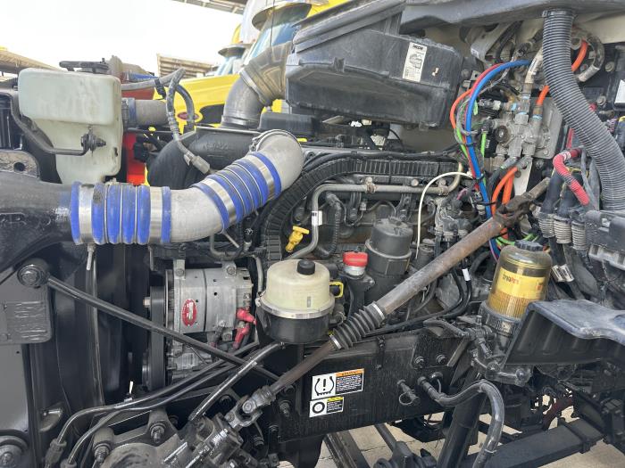 2018 Peterbilt 579 photo 2