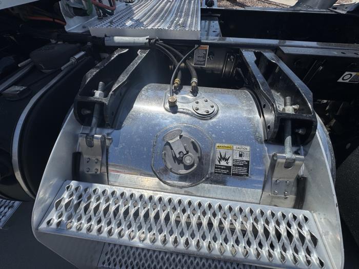 2018 Peterbilt 337-11