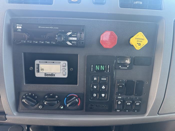 2018 Peterbilt 337-14